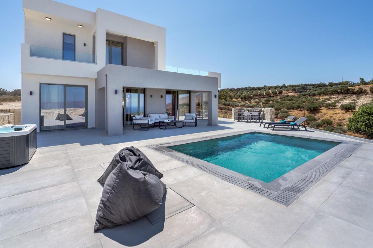 Agios Ioannis  Luxurious Villa Cretan Aura With Private Heated Pool, Jacuzzi And Playroom מראה חיצוני תמונה