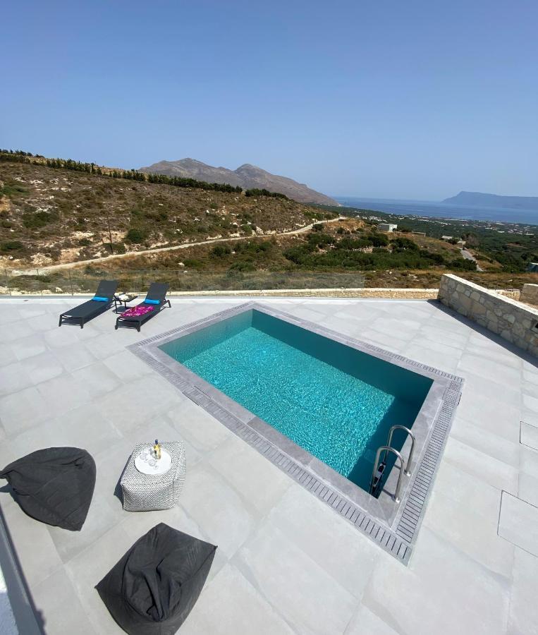 Agios Ioannis  Luxurious Villa Cretan Aura With Private Heated Pool, Jacuzzi And Playroom מראה חיצוני תמונה