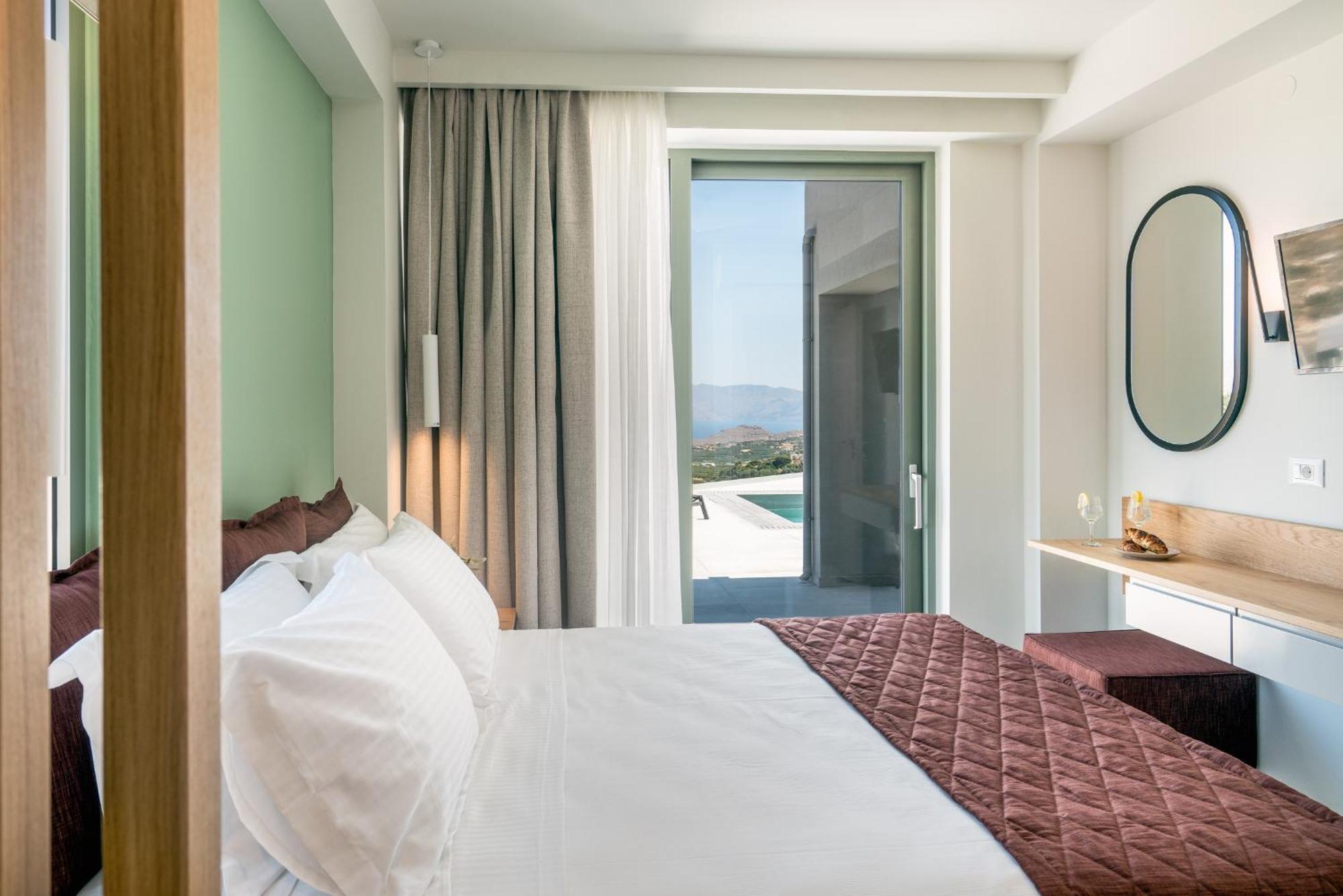 Agios Ioannis  Luxurious Villa Cretan Aura With Private Heated Pool, Jacuzzi And Playroom מראה חיצוני תמונה