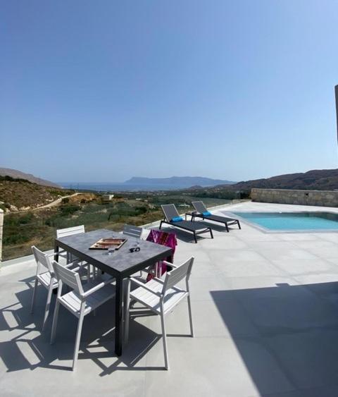 Agios Ioannis  Luxurious Villa Cretan Aura With Private Heated Pool, Jacuzzi And Playroom מראה חיצוני תמונה
